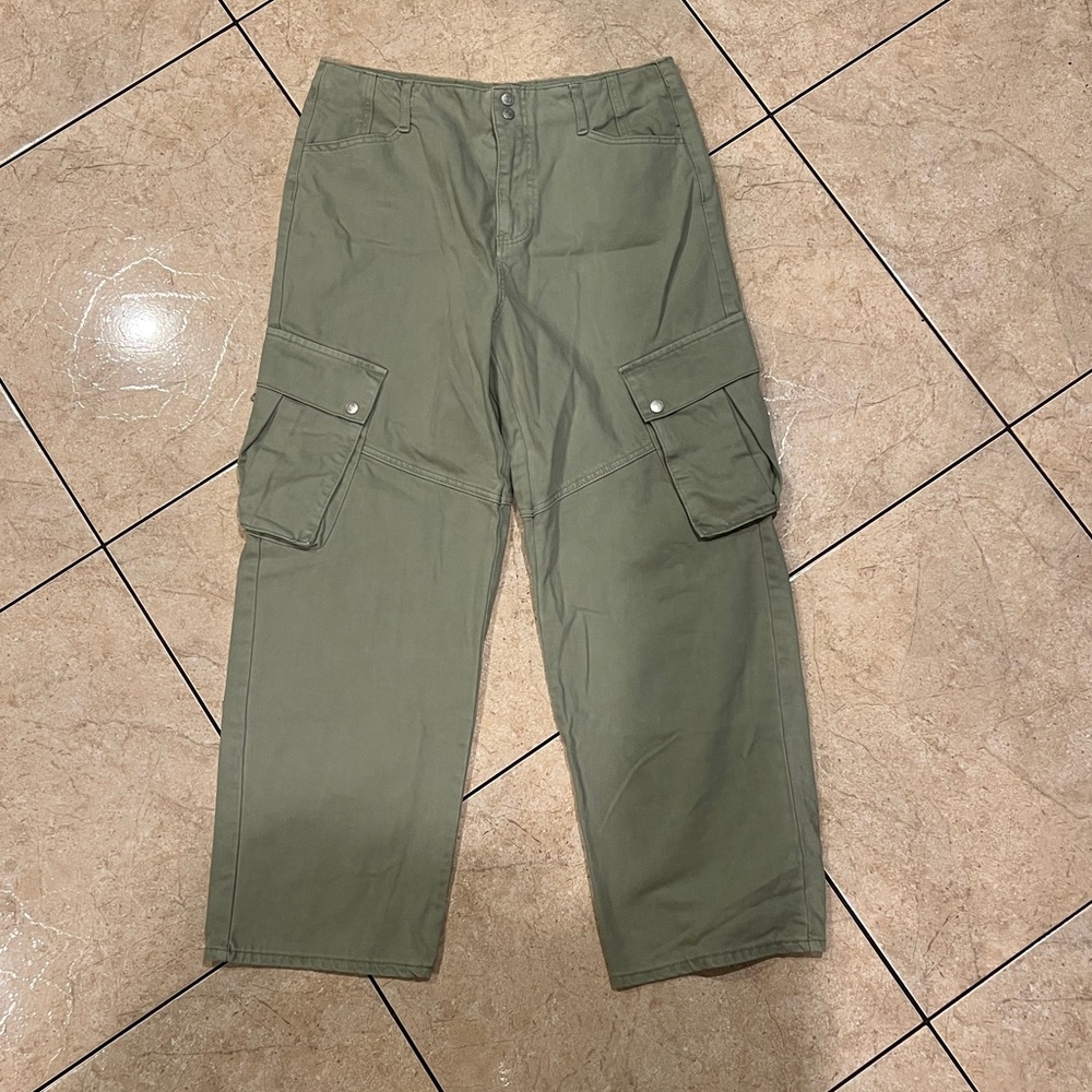 Forever 21 green wide leg cargo pants